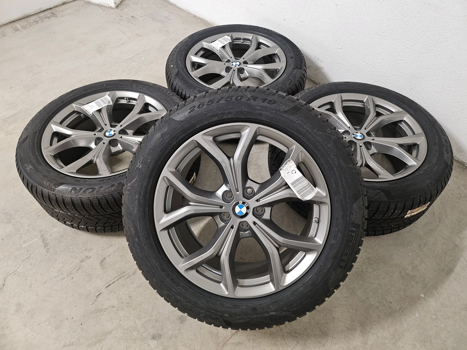 Original BMW Winterkompletträder Winterreifen Alufelgen für X5 G05 X6 G06 19 Zoll V Speiche 735 fabrikneu