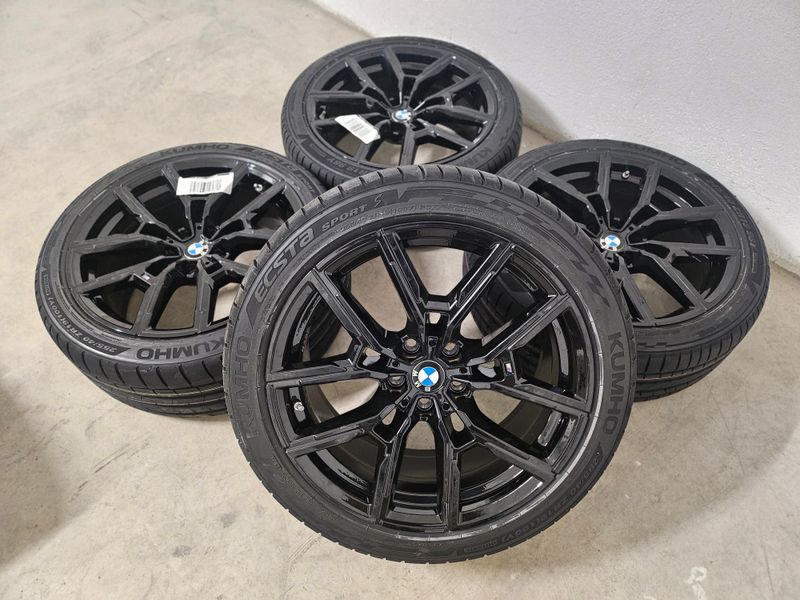 Original BMW Sommerkompletträder Sommerreifen Alufelgen  für 4er G26 i4 M50 19 Zoll schwarz glänzend