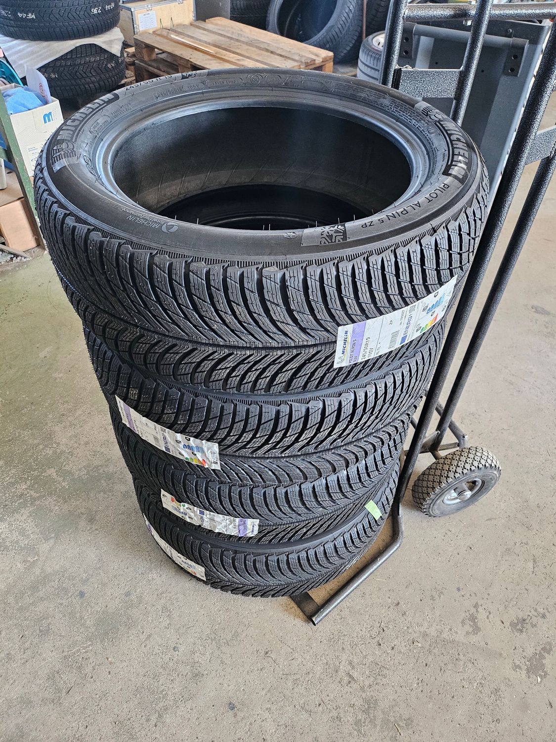 4 Stück Winterreifen 245/50 19 105V Michelin Pilot 5 SUV ZP * Runflat passend für BMW X3 und X4