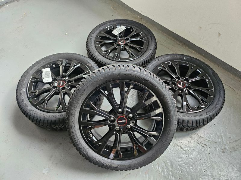 Original MINI Aceman 17 Zoll Winterkompletträder Winterreifen Alufelgen JCW Star Spoke 991 schwarz fabrikneu