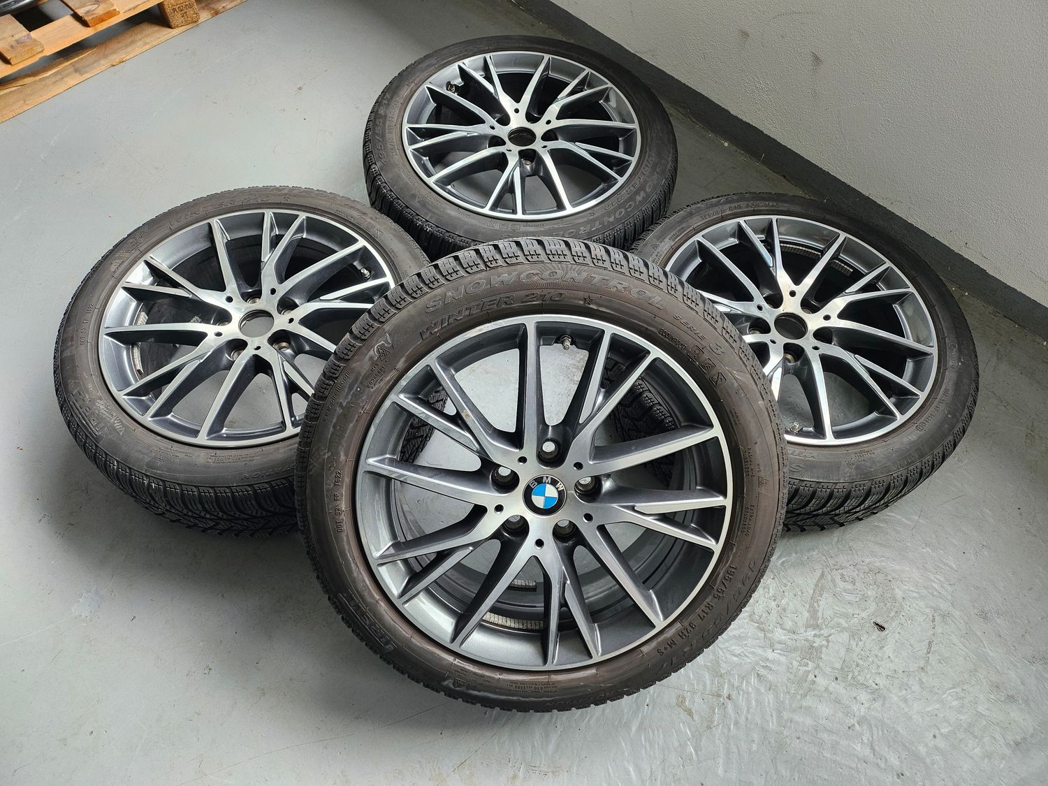 BMW Winterkompletträder Winterreifen Alufelgen für 1er F40 2er F44 17 Zoll Y Speiche 489