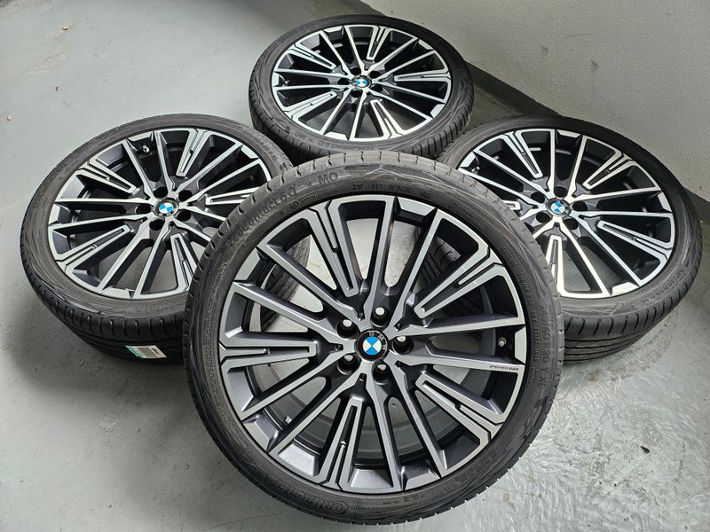 Original BMW Sommerkompletträder Sommerreifen Alufelgen für X1 U11 und X2 U10 aktuelle Modelle 20 Zoll individual 869i