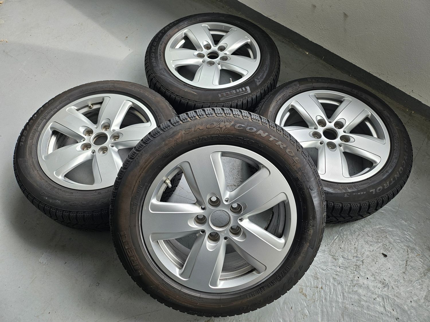 Original MINI F54 Clubman 16 Zoll Winterkompletträder Winterreifen Alufelgen Sternspeiche 517