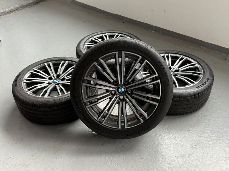 BMW Sommerkompletträder Sommerreifen fabrikneu Alufelgen gebraucht für 3er G20 G21 4er G22 G23 18 Zoll M Doppelspeiche 790