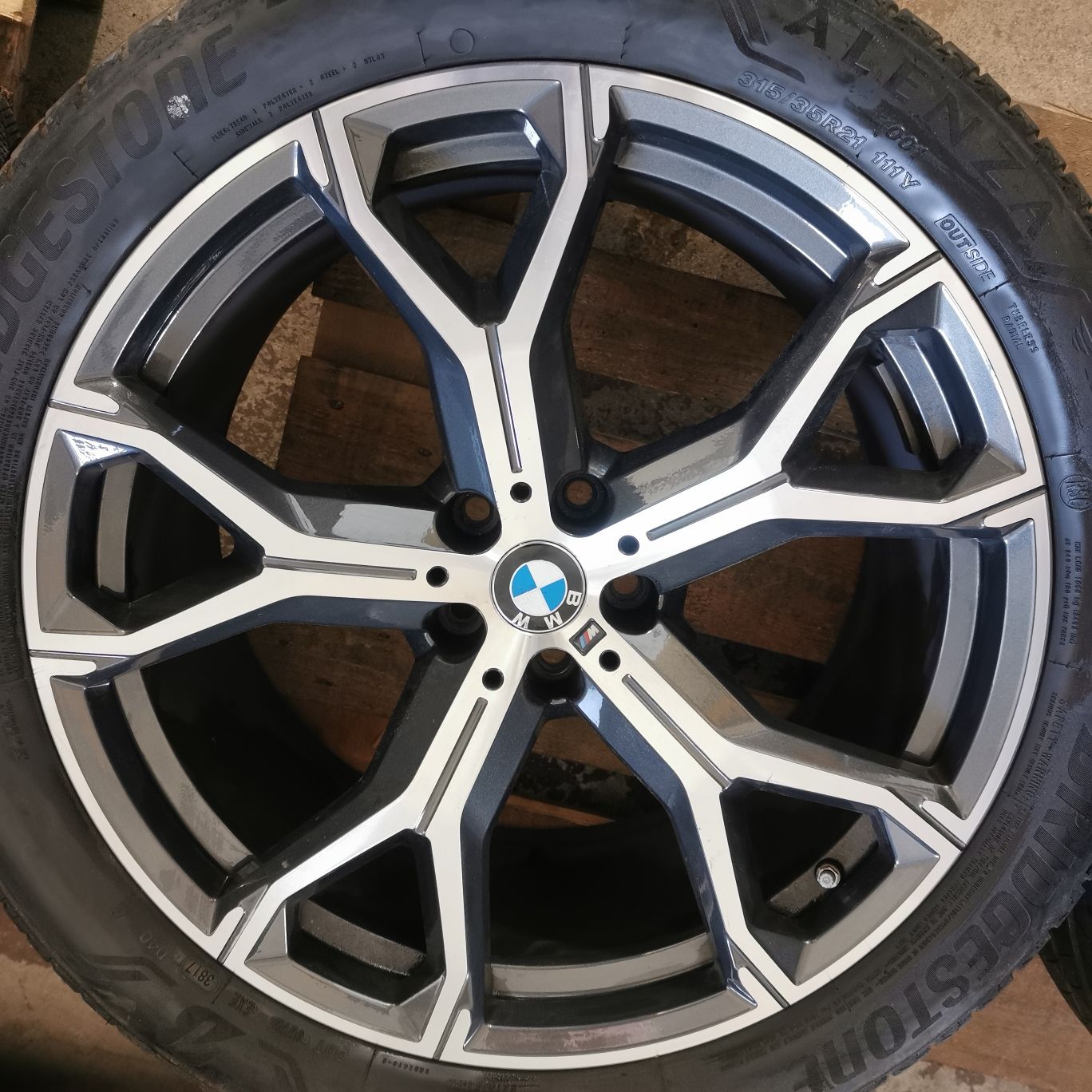 Original BMW Winterkompletträder Winterreifen Alufelgen für für X5 G05 X6 G06 21 Zoll M 741 bicolor mit Pirelli Runflat neuwertig