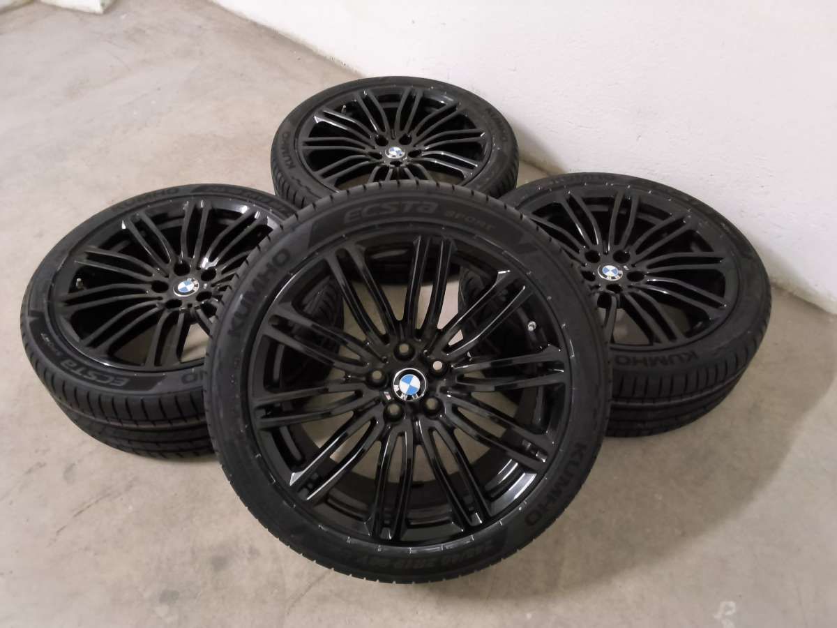 BMW Sommerkompletträder für 5er G30 G31 19 Zoll M Doppelspeiche 664 schwarz
