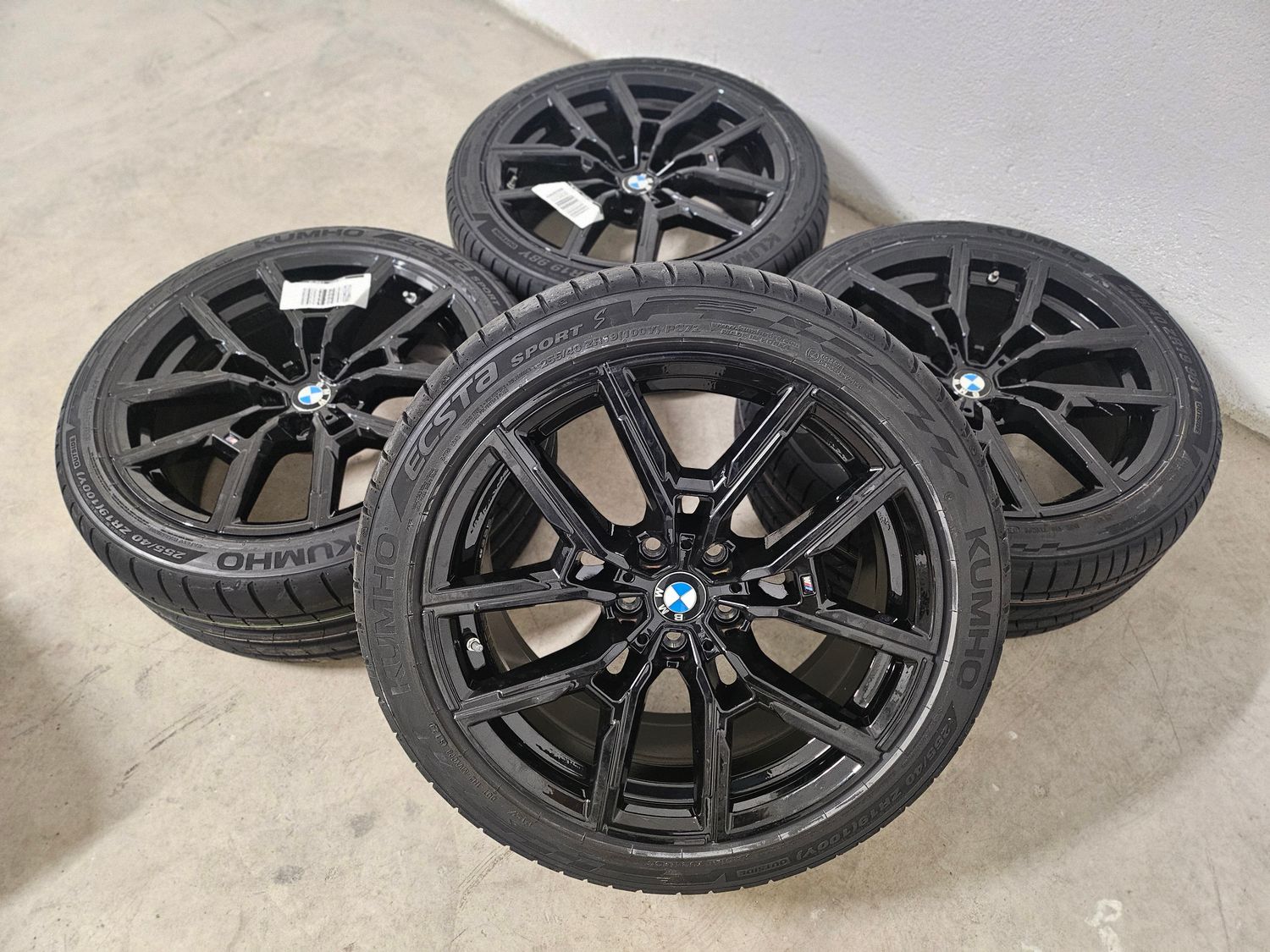 Original BMW Sommerkompletträder Sommerreifen Alufelgen M859 für 4er G26 i4 M50 19 Zoll schwarz glänzend