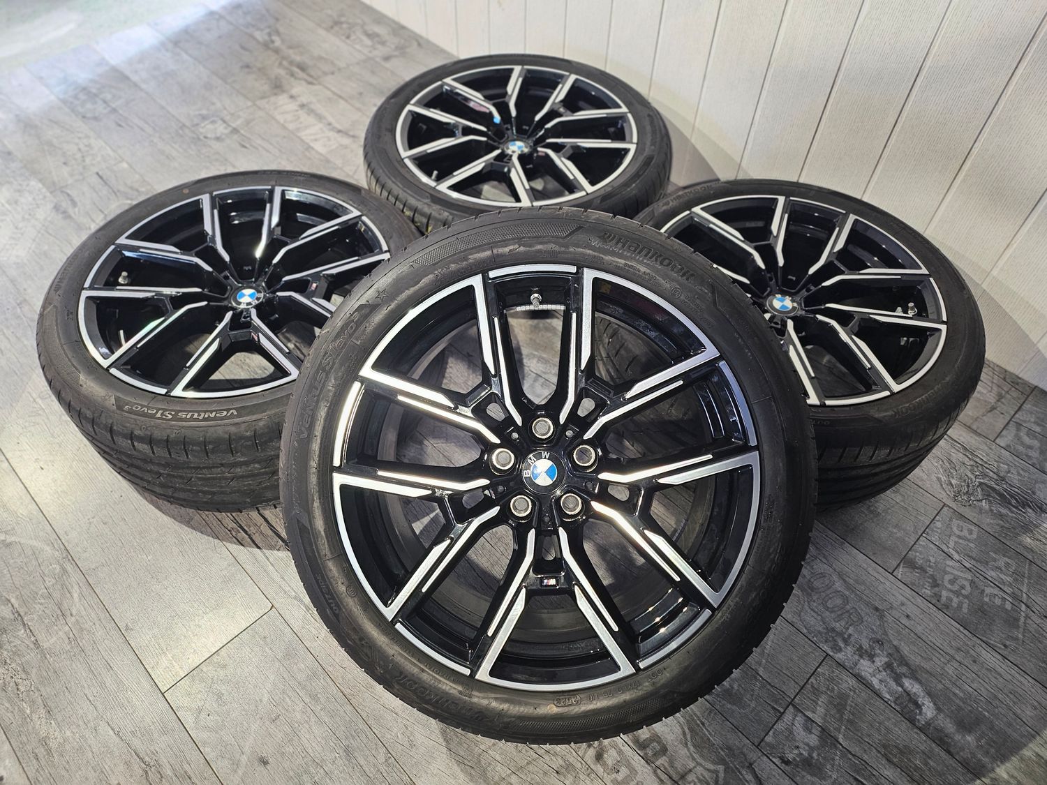 Original BMW Winterkompletträder Winterreifen neu Alufelgen gebraucht M859 für 4er G26 i4 M50 19 Zoll schwarz front poliert gebraucht