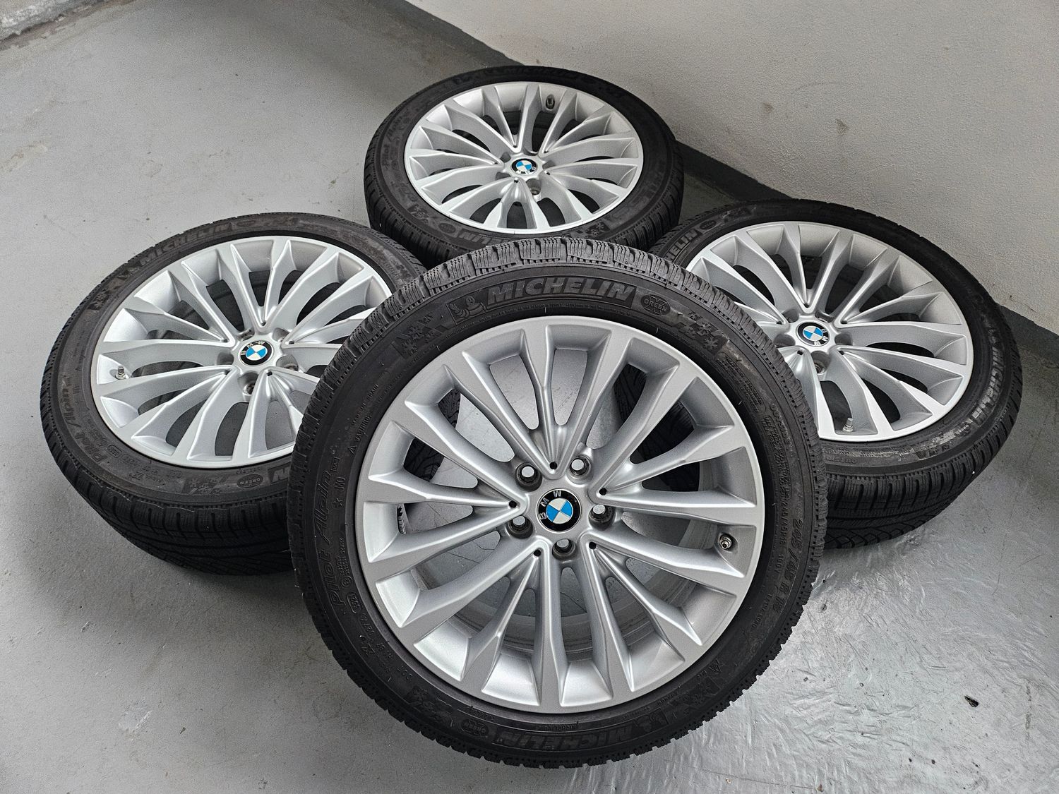 Original BMW Winterkompletträder Winterreifen fabrikneu Alufelgen gebraucht für 5er G30 G31 18 Zoll W Speiche 632