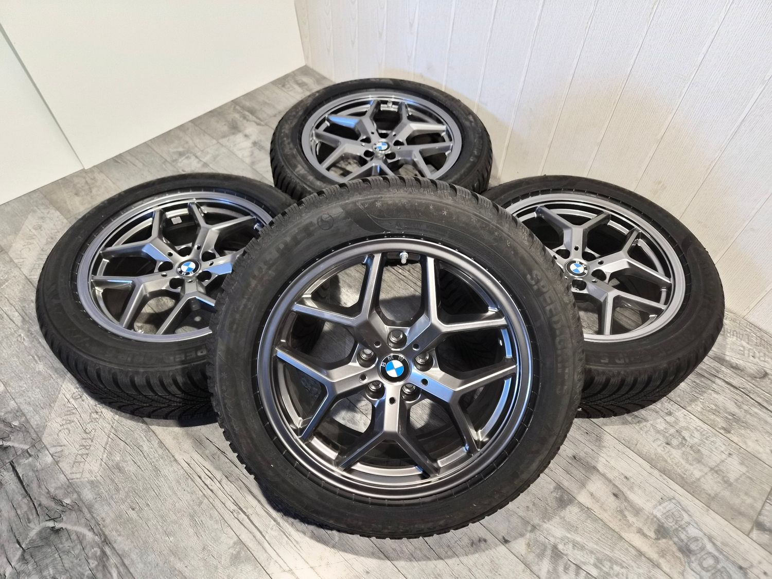 Original BMW Winterkompletträder Winterreifen Alufelgen für BMW 5er G60 G61 18 Zoll (nicht für E Fahrzeuge)