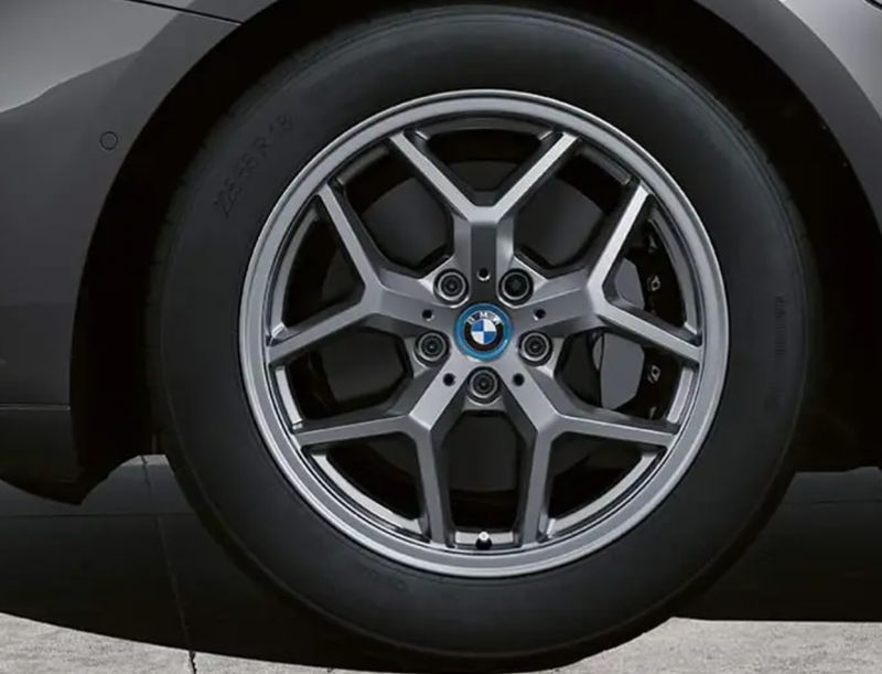 Original BMW Winterkompletträder Winterreifen Alufelgen für BMW 5er G60 G61 18 Zoll (nicht für E Fahrzeuge)