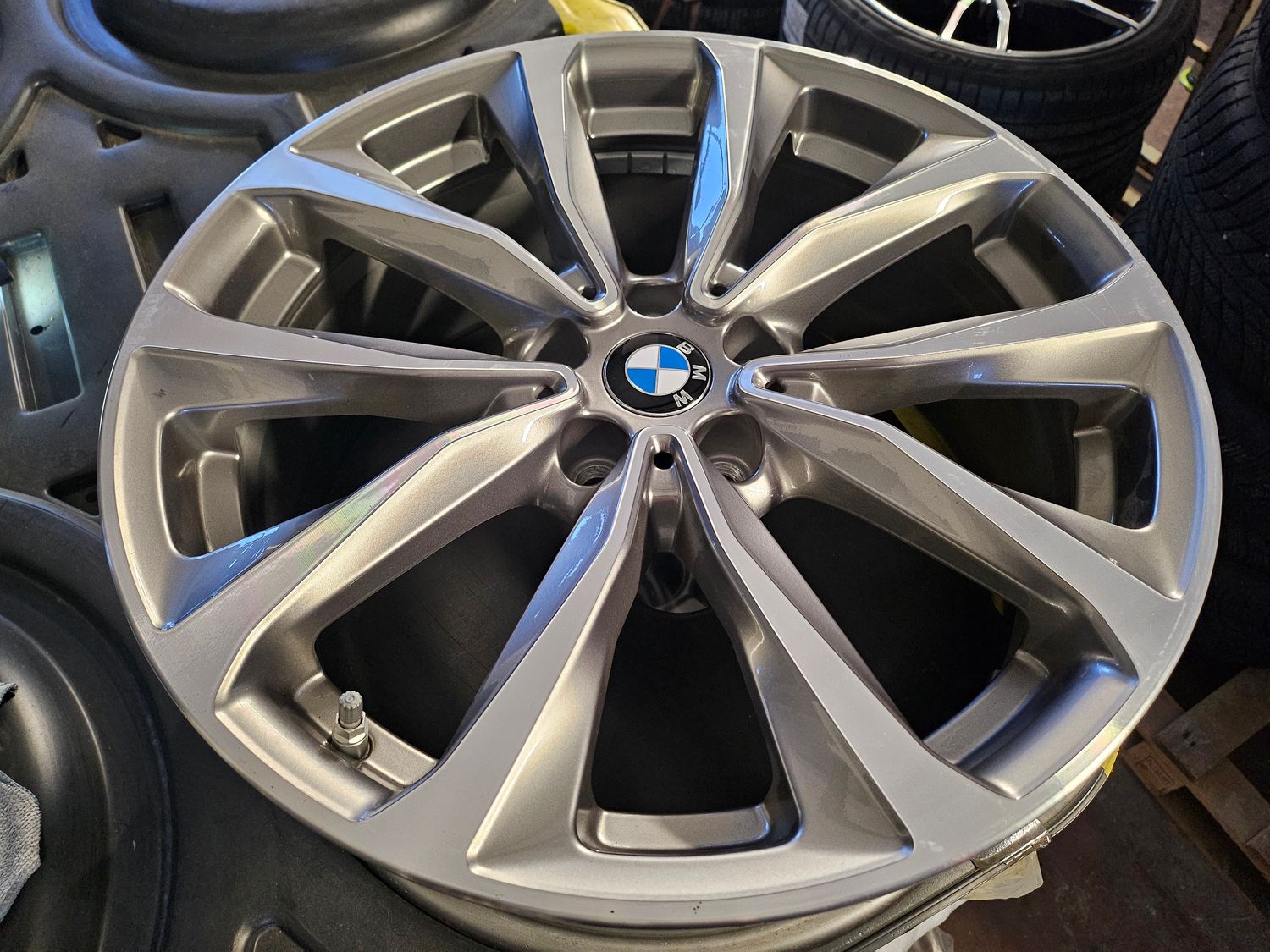 Original BMW Winterkompletträder Winterreifen neu Alufelgen  gebraucht für X3 G01 X4 G02 19 Zoll V Speiche 692 bicolor