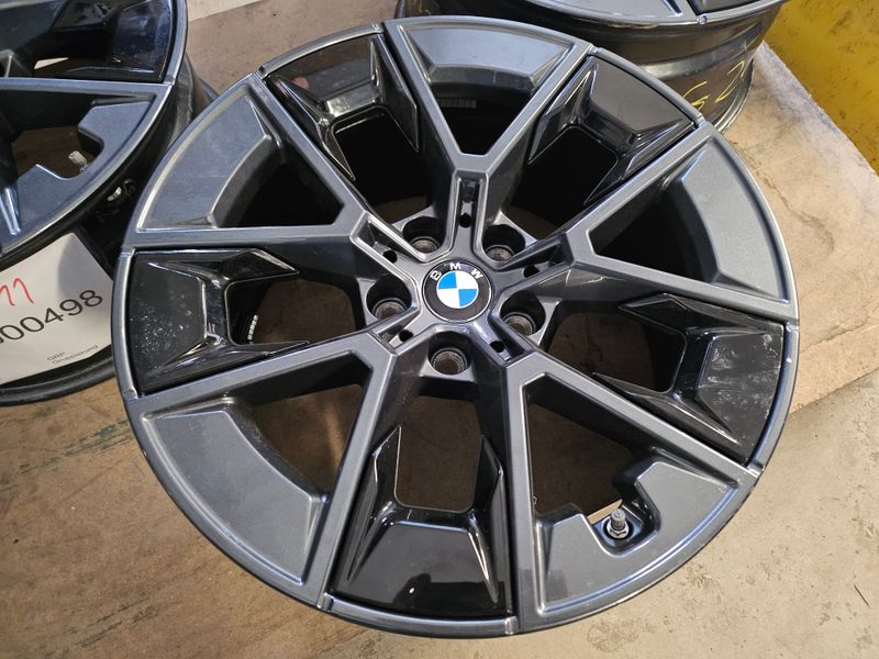 BMW Winterkompletträder Winterreifen Alufelgen für i4 Elektro und 4er G26 Gran Coupe 18 Zoll Aerodynamik 854 grey