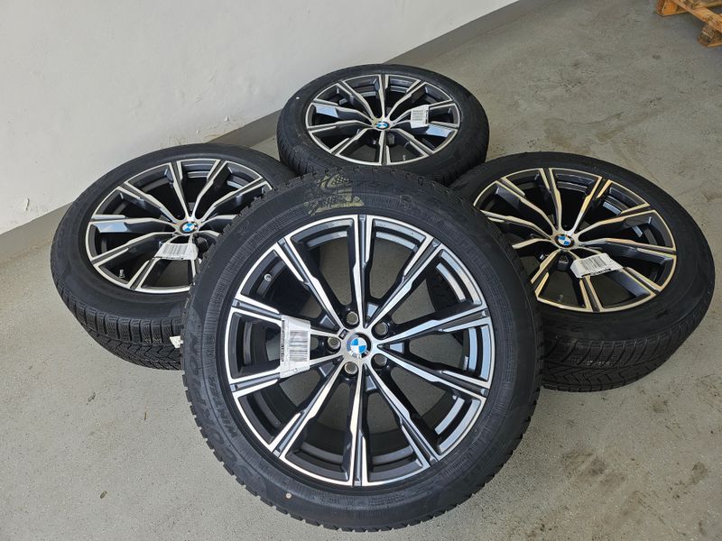BMW X5 G05 X6 G06 Kompletträder – Original BMW Alufelgen mit Reifen kaufen in Österreich. Hochwertige BMW Qualität für maximale Performance und Sicherheit. Jetzt BMW Kompletträder auf www.tyre1.at entdecken.