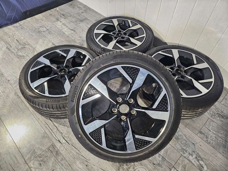 Original MINI Aceman 18 Zoll Winterkompletträder Winterreifen Alufelgen Slide Spoke 985 bicolor neuwertig