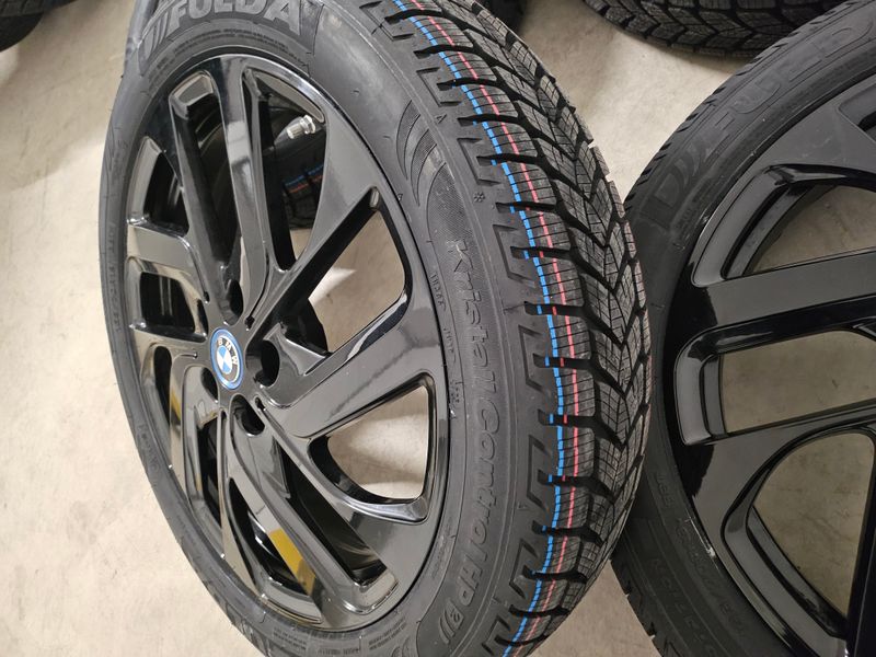 BMW i3s Winterkompletträder 19 Zoll Original BMW Turbinenstyling 428 schwarz 5x19 ET28