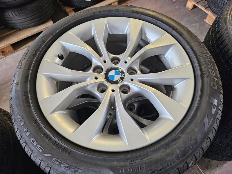 Original BMW Winterkompletträder Winterreifen Alufelgen für X1 E84 17 Zoll V Speiche 318