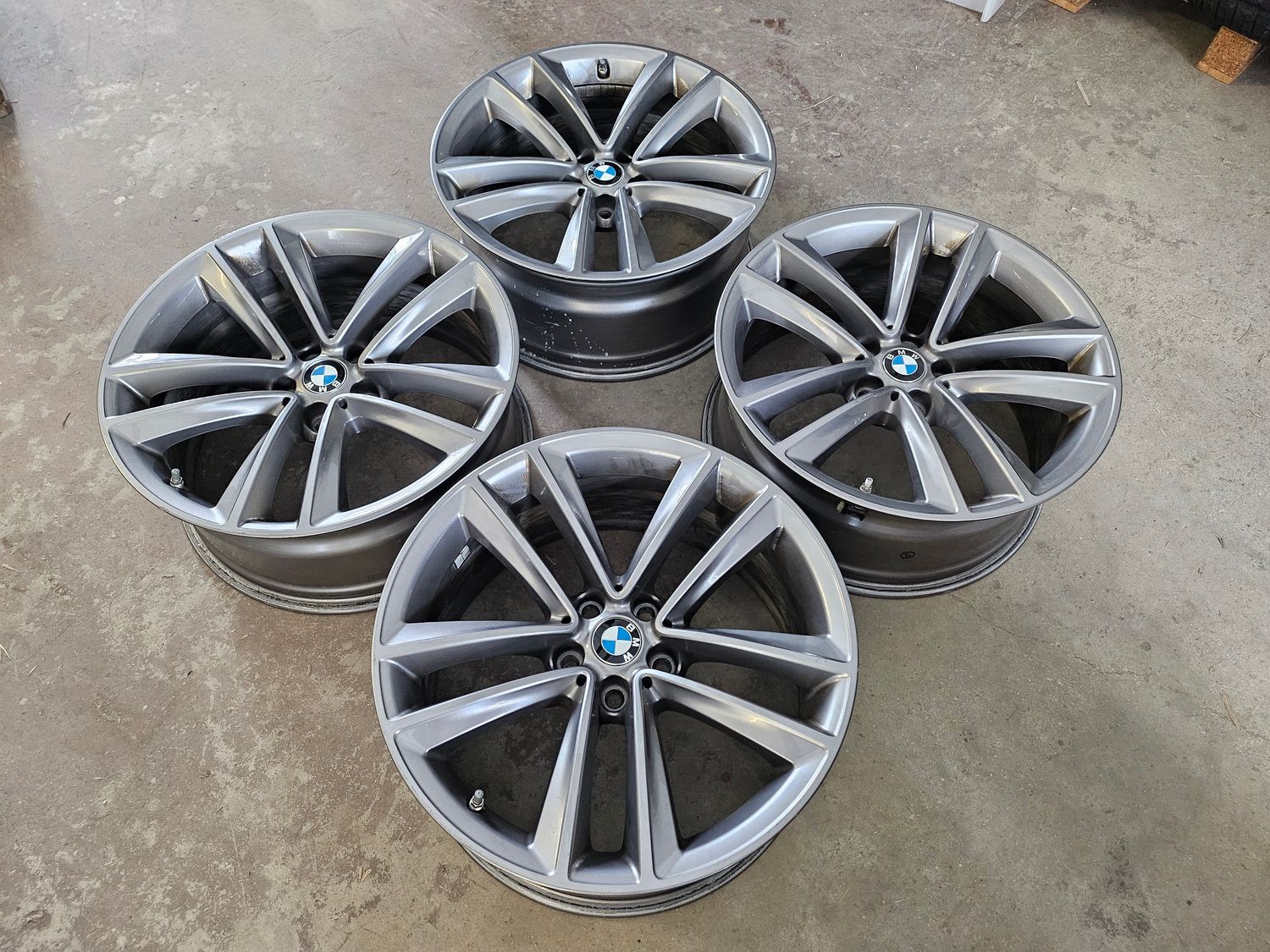 Original BMW 19 Zoll Winterkompletträder Winterreifen Alufelgen für 6er GT G32 und 7er G11 G12