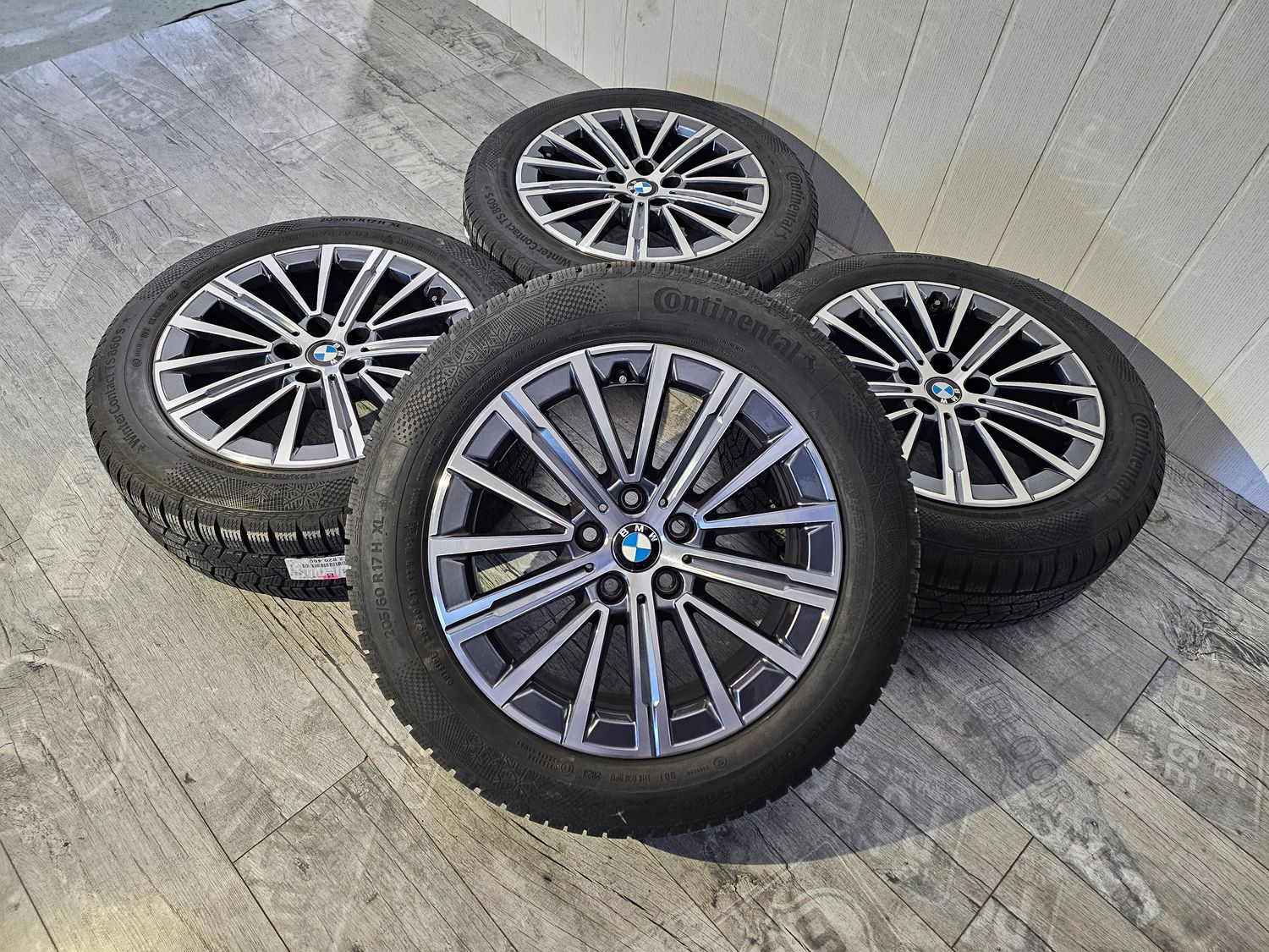 Original BMW Winterkompletträder Winterreifen Alufelgen für 2er U06 17 Zoll V Speiche 833 bicolor gebraucht 1A