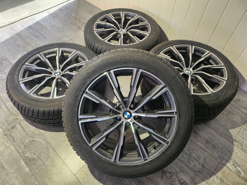 Original BMW Winterkompletträder Winterreifen Alufelgen für X5 G05 X6 G06 20 Zoll Sternspeiche M 740 bicolor perfekter Zustand