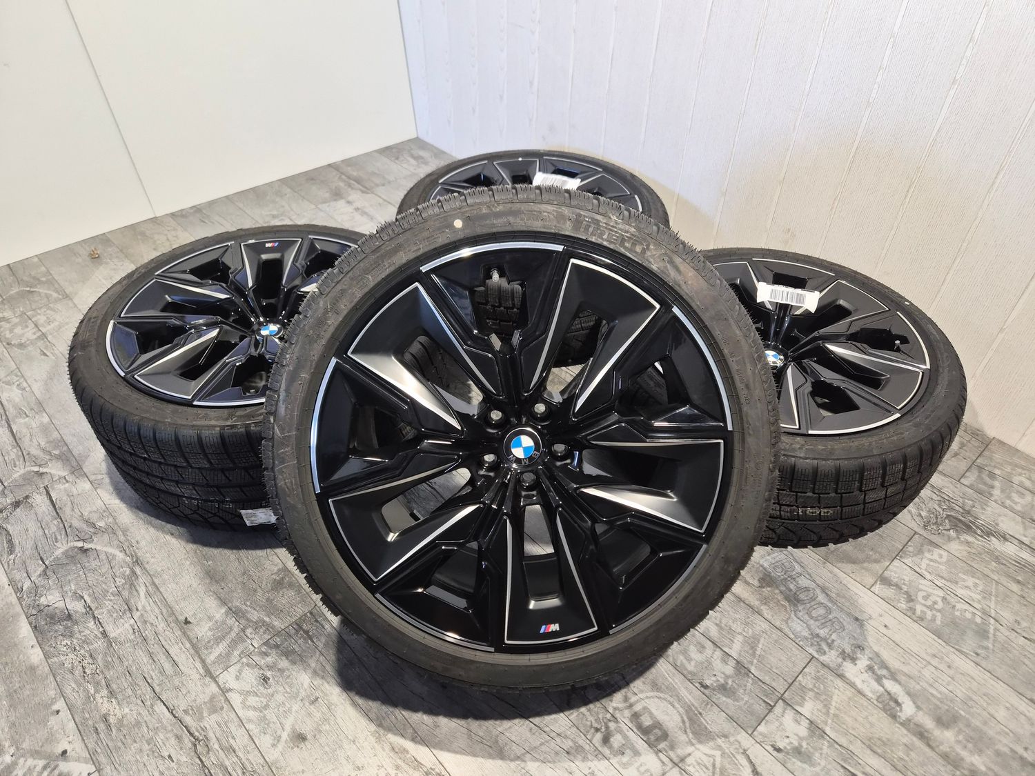 Original BMW Winterkompletträder Winterreifen Alufelgen für X3 G45 und 7er G70 i7 G70 21 Zoll M Aerodynamik 909