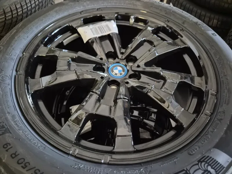 Original BMW Winterkompletträder Winterreifen Alufelgen  für iX3 G08 19 Zoll BMW Styling 842 bicolor fabrikneu