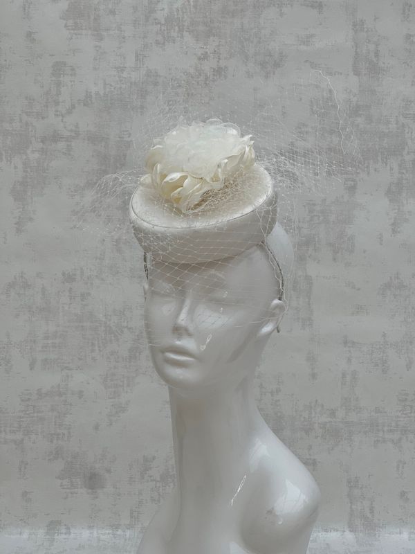 Bridal fascinator