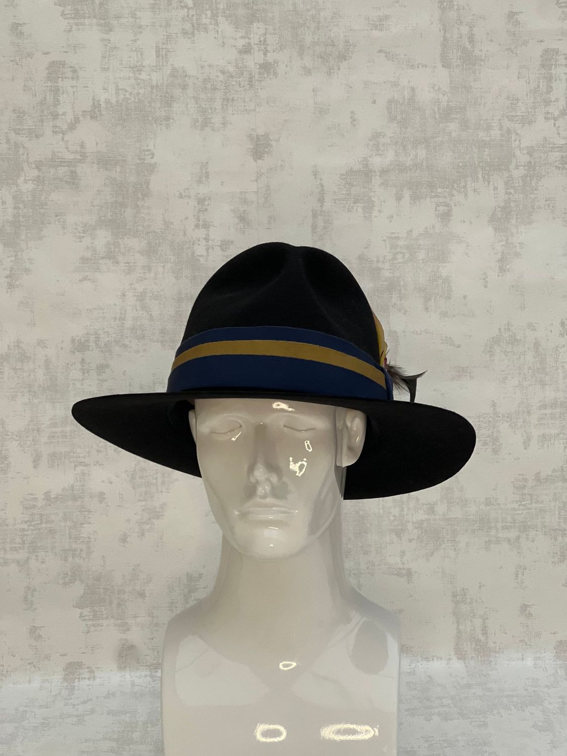 Fedora pinch style size 58