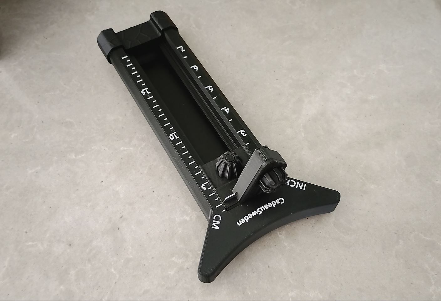 Brim Cutter Rounding jack with Blade Guard and adjustable blade,including 2 blades,Millinery,Hat making tool Brim Cutter Rounding jack with Blade Guard and adjustable blade,including 2 blades,Millinery,Hat making tool