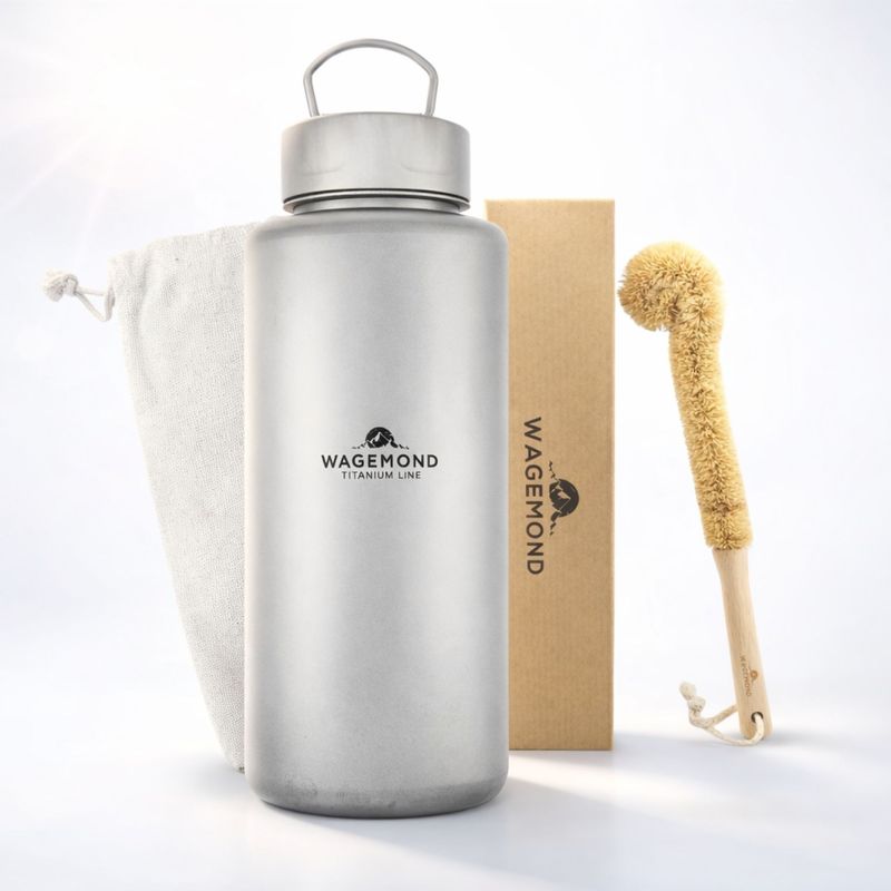 wagemond Titan Wasserflasche 700 ml – ultraleicht, einwandig, BPA-frei, inkl. Stofftasche & Bürste, ideal für Outdoor, Gym & Reisen