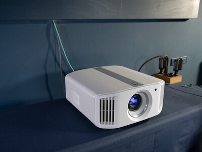 Videoproiettore JVC DLA-N5 4K Bianco - usato, 0h Lampada Nuova originale - 931h con prima lampada - come nuovo