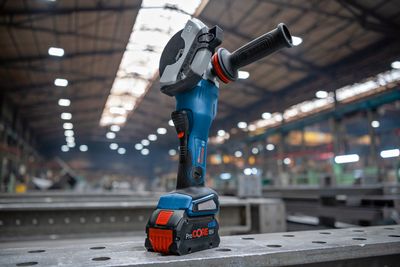 BOSCH Akku-Winkelschleifer BITURBO mit X-LOCK GWX 18V-15 PSC, im Karton