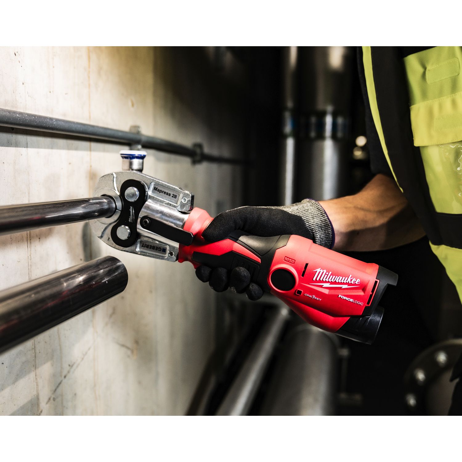 MILWAUKEE M12 Akku-Presswerkzeug mit ONE-KEY Akku-Kit-Version Inklusive 3x Geberit Pressbacken M12ONEHPT-202C Geberit Mapress Set