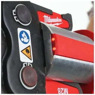 MILWAUKEE Bürstenloses Akku-Presswerkzeug (Sanitär) Set M18BLHPT-202C Geberit Mapress Set