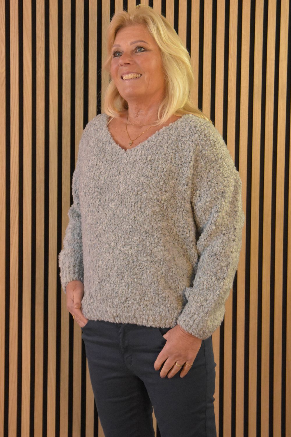 Gebreide trui v-hals grijs