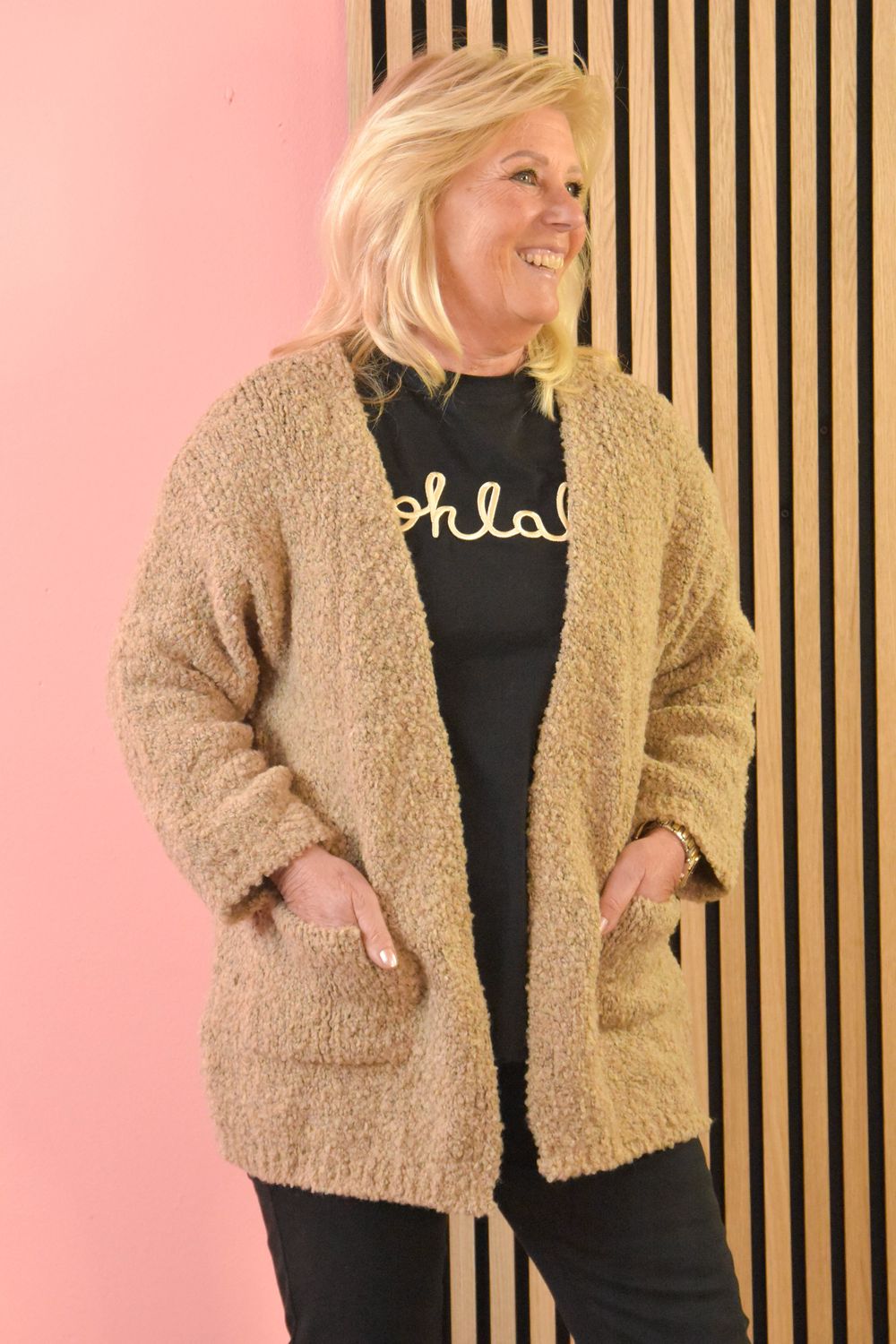 Gebreid half lang vest camel