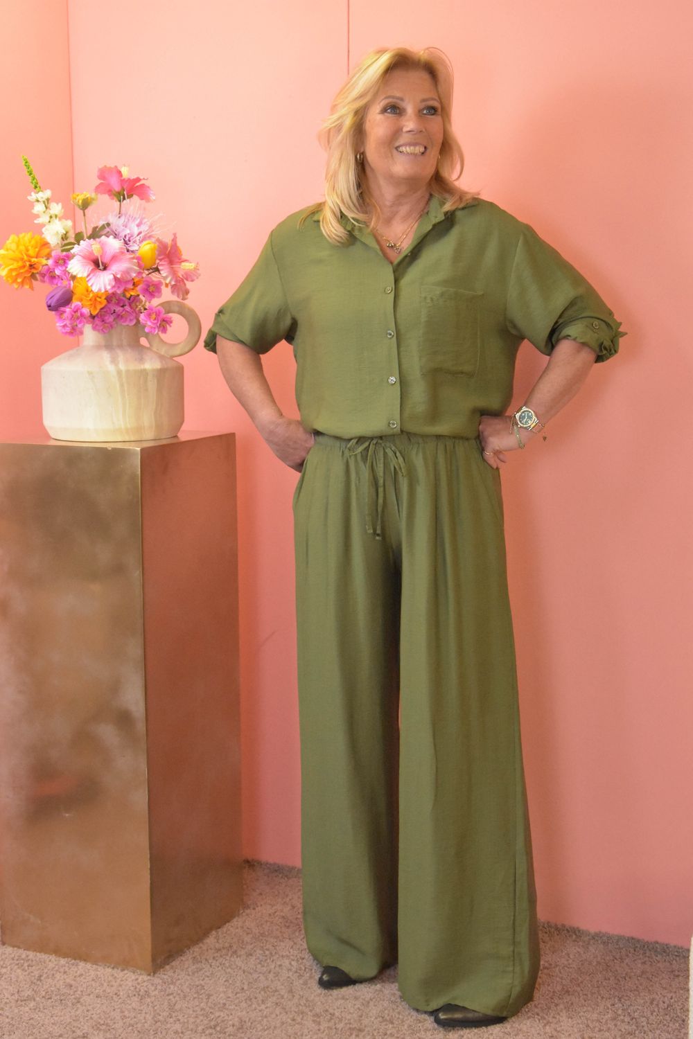 Tweedelig set blouse en broek legergroen