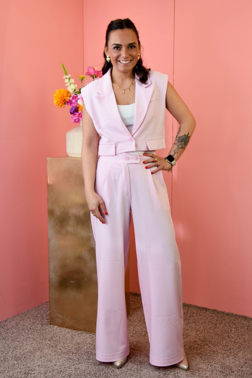 Tweedelig pak gilet wijde broek roze