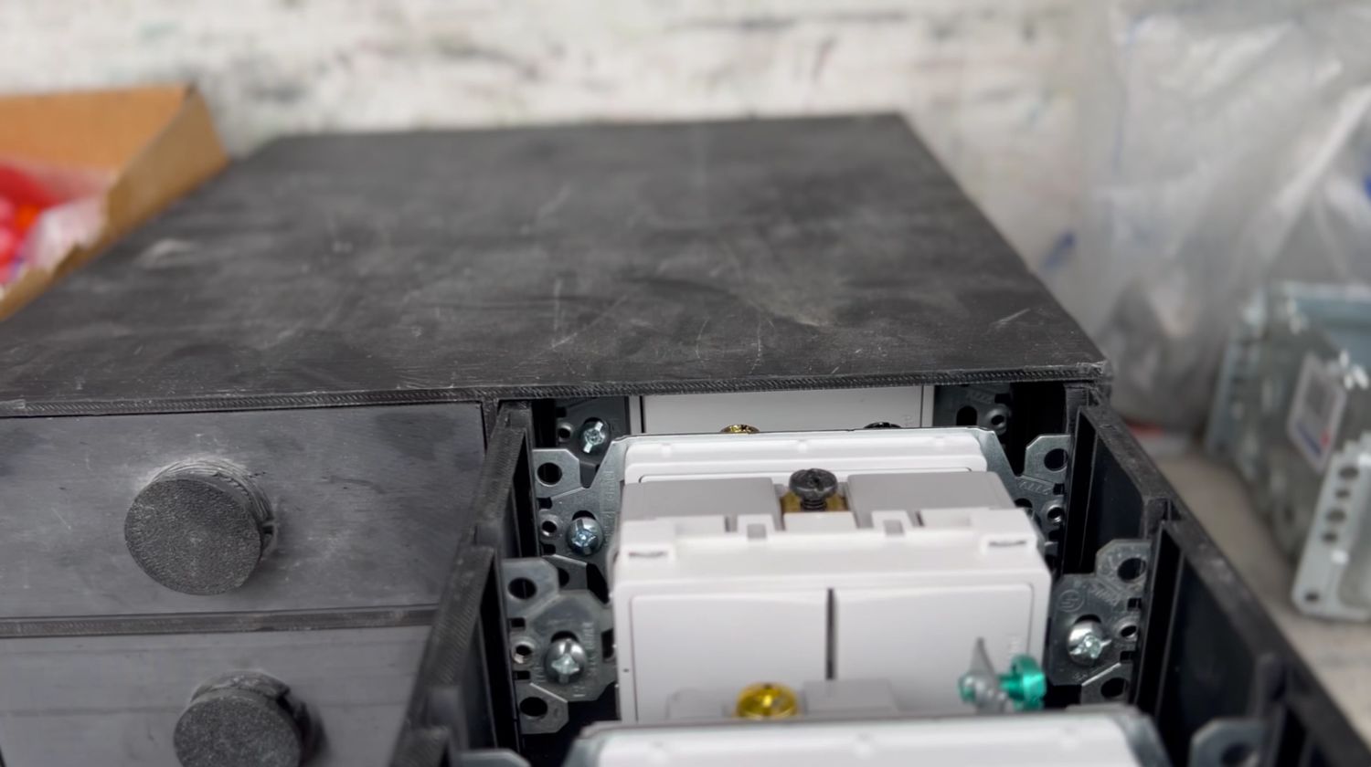 Plugs and Switches Travel Storage Box