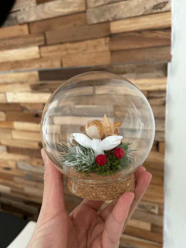 Petit ange avec son étoile