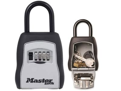 Master Lock MLK5400E 5400E Portable Shackled Combination Key Lock Box (Up To 3 Keys)