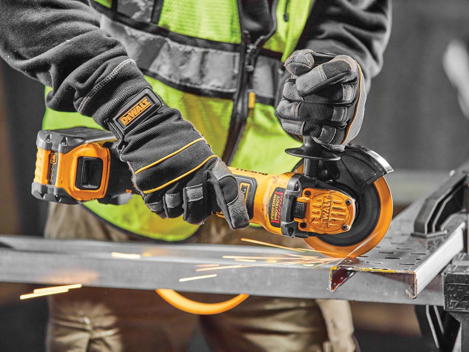 Dewalt DCG409T1 XR Advantage Grinder 125mm 18V 1 x FlexVolt 6.0Ah Li-ion