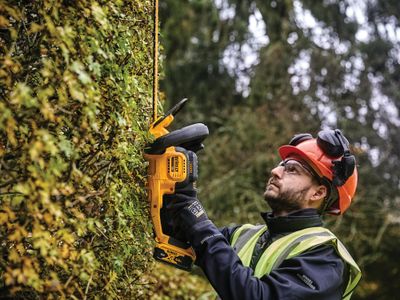 DEWALT DEWMHT563N DCMHT563N XR Hedge Trimmer 18V Bare Unit