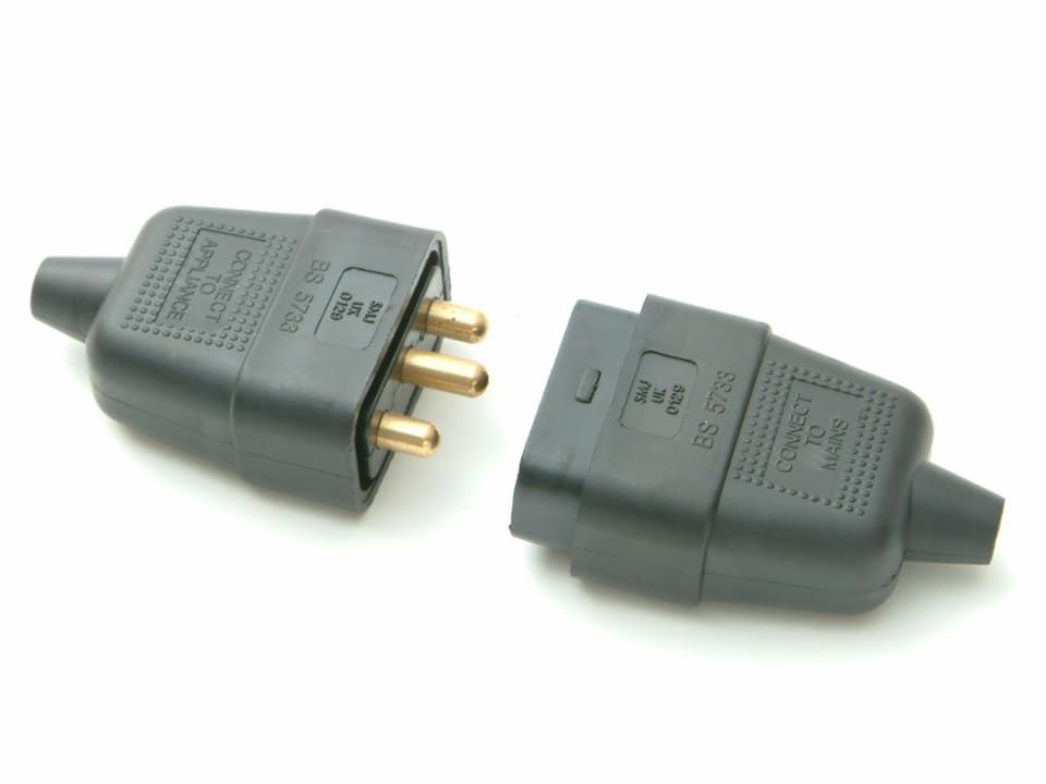 SMJ SMJRC3PBC Black Plug &amp; Socket 10A 3-Pin