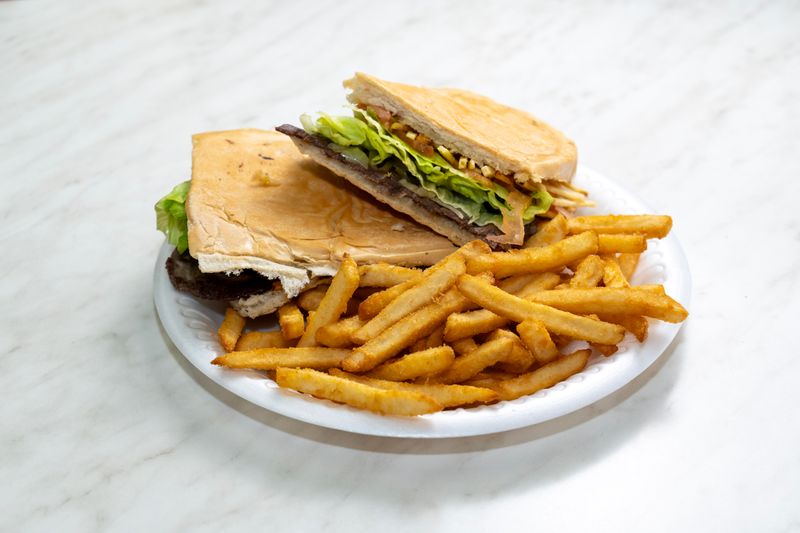 Pan Con Bistec