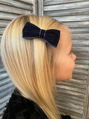 Donkerblauw fluwelen haarspeldje