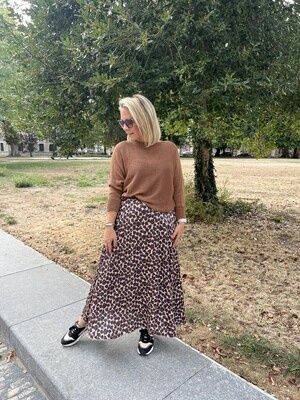 Nora rok with stains of bordeaux
