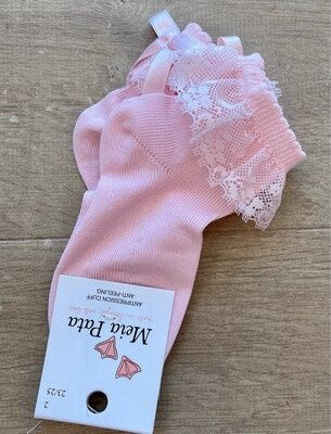 Meia Pata Korte Kousjes met kant en satijnen strikje babyroze