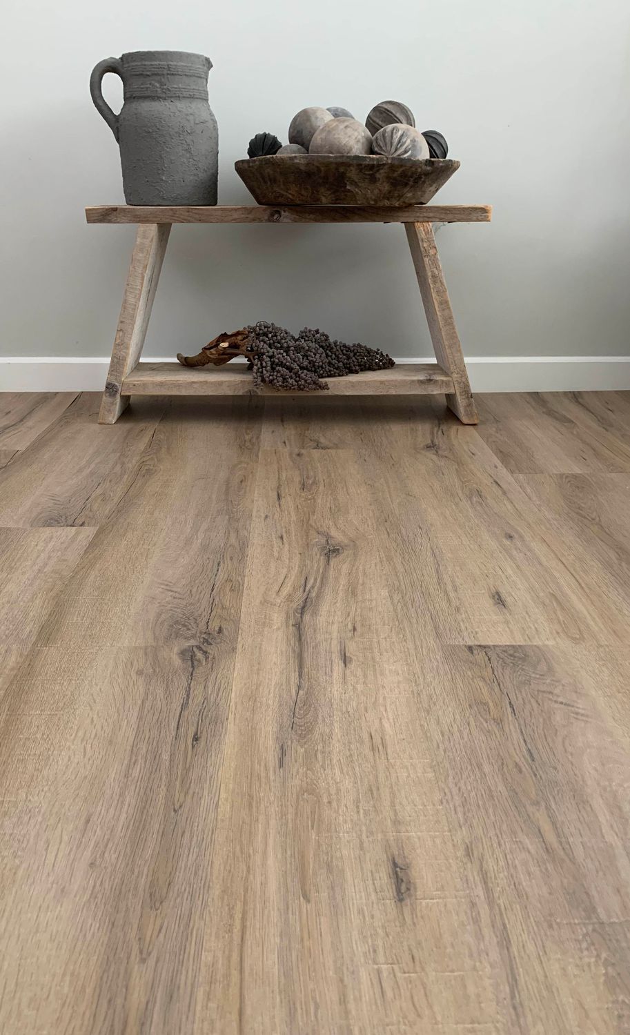 City 4600 (dryback) Smoked Oak Light