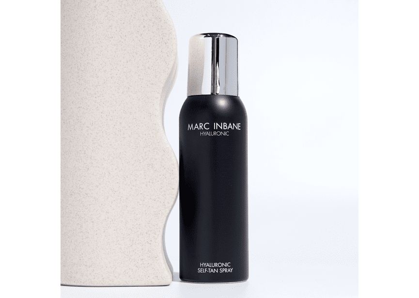 Hyaluronic self-tan spray